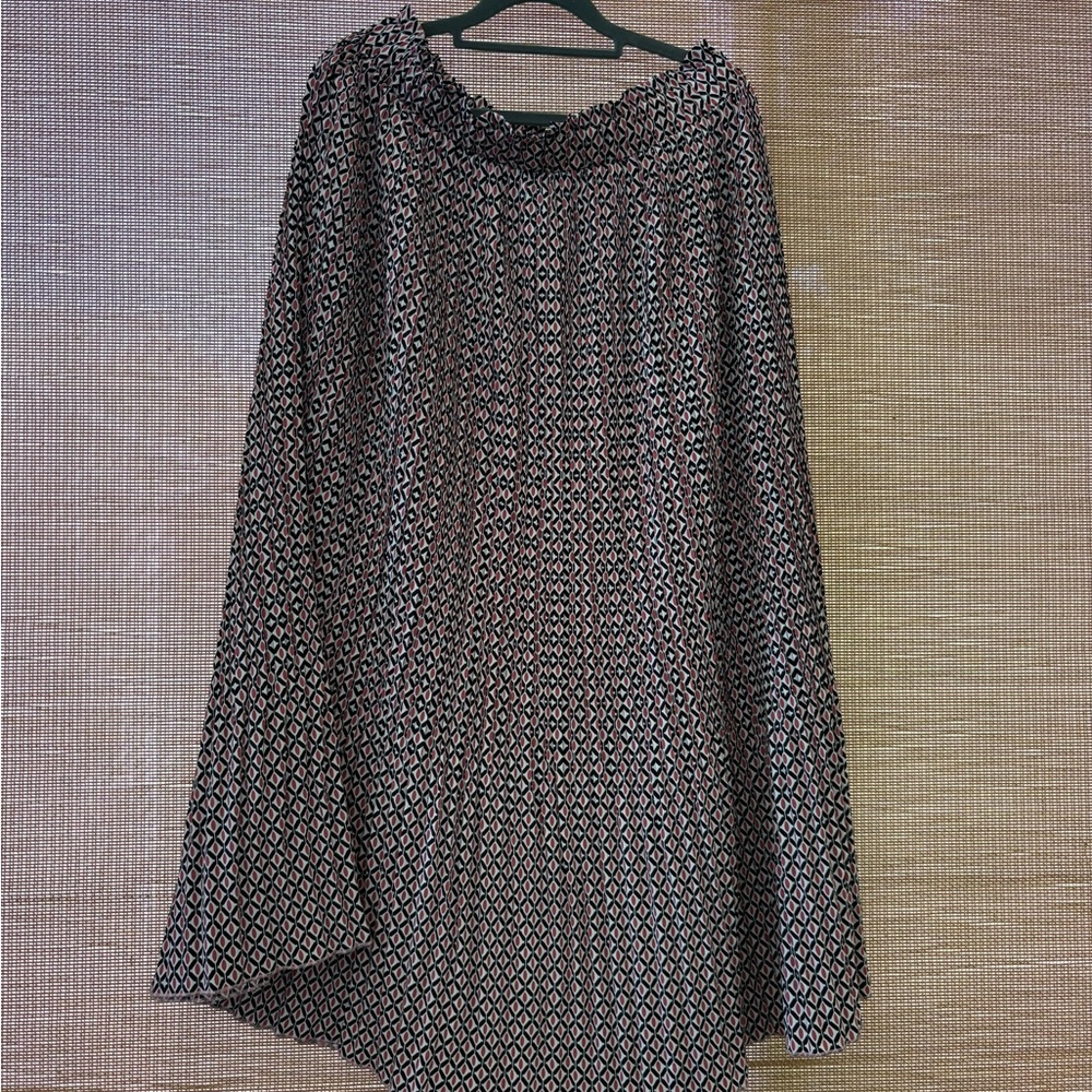Geometric Patterned Pleated Skirt